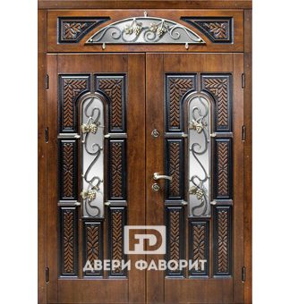 Дверь парадная в коттедж со стеклом и ковкой