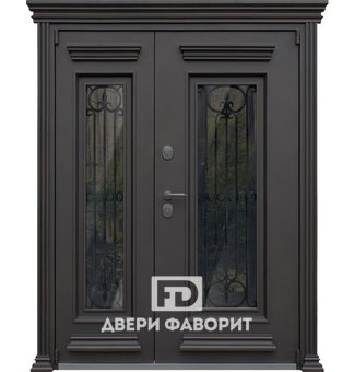Двустворчатая дверь в коттедж со стеклом и ковкой, отделка МДФ
