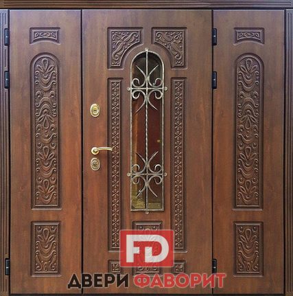 двустворчатая дверь с боковой вставкой для коттеджа со стеклом и ковкой