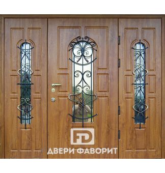 Дверь металлическая в коттедж со стеклом и ковкой