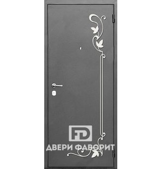 Дверь железная в коттедж с цинкогрунтом и ковкой