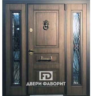 Входная дверь с ковкой (две боковые вставки)