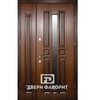 Входная тамбурная дверь на две квартиры