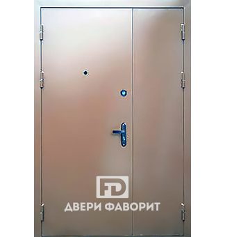 Железная дверь в загородный дом, отделка цинкогрунт
