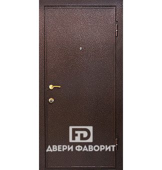 Стальная дверь в загородный дом с цинкогрунтом