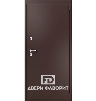 Дверь входная в загородный дом, отделка цинкогрунт