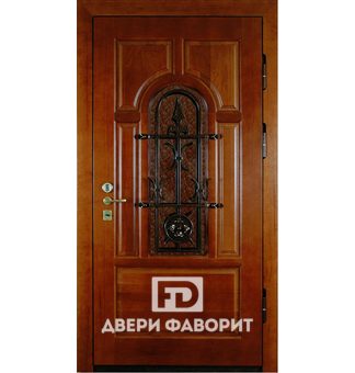 Дверь металлическая с ковкой и стеклом, отделка массивом дерева