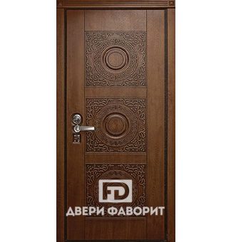 Дверь в загородный дом с виноритом